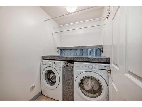 435004-Range Road 283, Rimbey, AB - Indoor Photo Showing Laundry Room