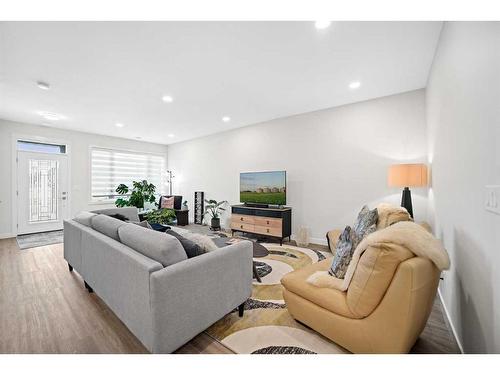 6105 Valleyview Drive, Camrose, AB - Indoor Photo Showing Living Room