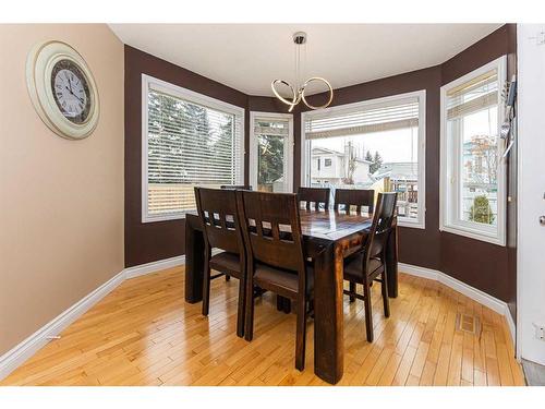 414 Ormsby Rd West Nw, Edmonton, AB - Indoor Photo Showing Dining Room