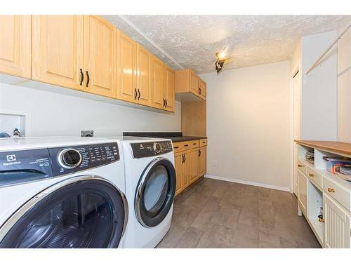 414 Ormsby Rd West Nw, Edmonton, AB - Indoor Photo Showing Laundry Room