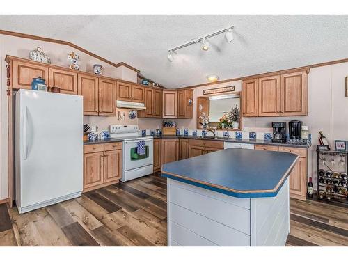 401035A Range Road 6-1, Rural Clearwater County, AB - Indoor Photo Showing Kitchen