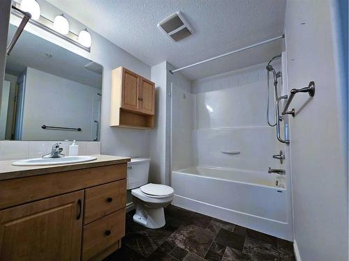 320-6 Michener Boulevard, Red Deer, AB - Indoor Photo Showing Bathroom
