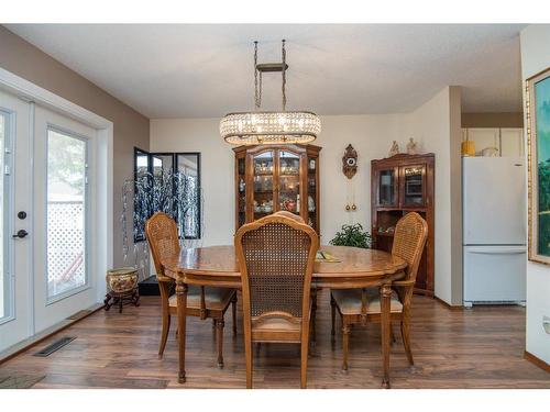4621 44 Street, Red Deer, AB - Indoor Photo Showing Dining Room