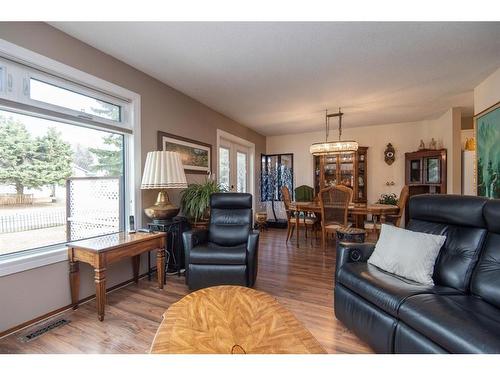 4621 44 Street, Red Deer, AB - Indoor Photo Showing Living Room
