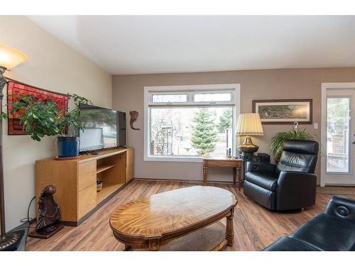 4621 44 Street, Red Deer, AB - Indoor Photo Showing Living Room