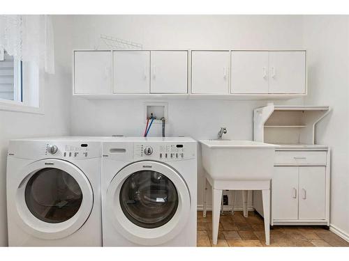 108-472084 Range Road 241, Rural Wetaskiwin No. 10, County Of, AB - Indoor Photo Showing Laundry Room