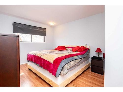 175 Northey Avenue, Red Deer, AB - Indoor Photo Showing Bedroom
