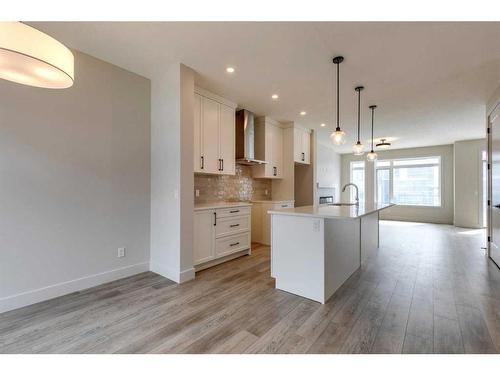 57 Royal Elm Green Nw, Calgary, AB - Indoor Photo Showing Kitchen With Upgraded Kitchen