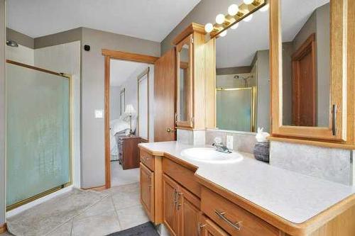232-41124 Range Road 282, Rural Lacombe County, AB - Indoor Photo Showing Bathroom