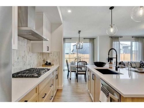 67 Versant View Sw, Calgary, AB - Indoor Photo Showing Kitchen With Upgraded Kitchen