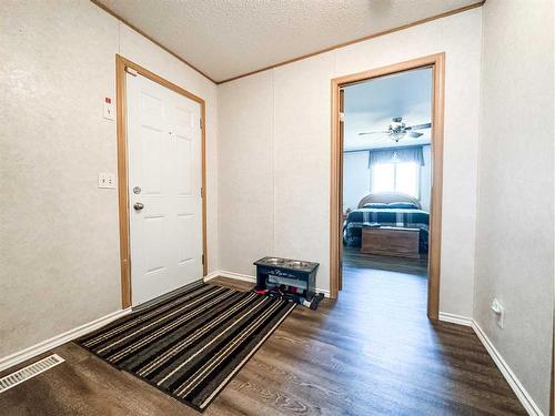 6006 54 Avenue Close, Stettler, AB - Indoor Photo Showing Other Room