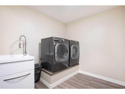 8-40419 Range Road 10, Rural Lacombe County, AB - Indoor Photo Showing Laundry Room