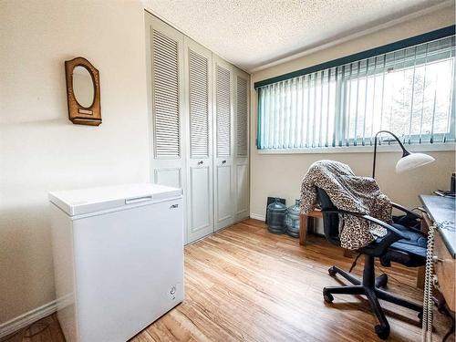 5011 72 Street, Stettler, AB - Indoor Photo Showing Other Room