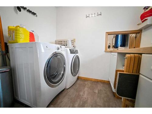 42246A Hwy 21, Rural Camrose County, AB - Indoor Photo Showing Laundry Room