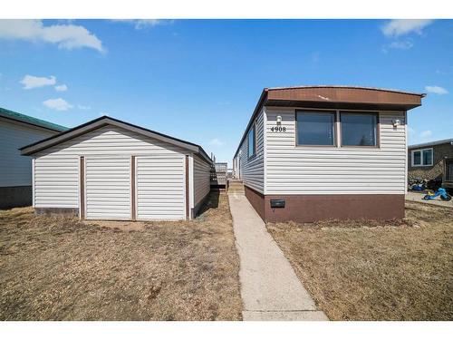 4908 55 Avenue, Camrose, AB - Outdoor With Exterior