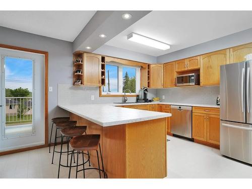 136 3 Rd Avenue South, Big Valley, AB - Indoor Photo Showing Kitchen
