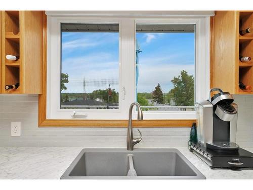 136 3 Rd Avenue South, Big Valley, AB - Indoor Photo Showing Kitchen With Double Sink