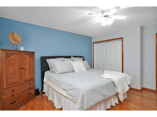 136 3 Rd Avenue South, Big Valley, AB - Indoor Photo Showing Bedroom