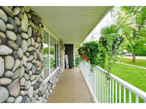 136 3 Rd Avenue South, Big Valley, AB - Outdoor