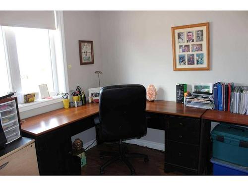 135-162 Peace River Avenue, Joussard, AB - Indoor Photo Showing Office