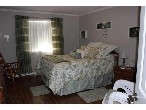 135-162 Peace River Avenue, Joussard, AB - Indoor Photo Showing Bedroom