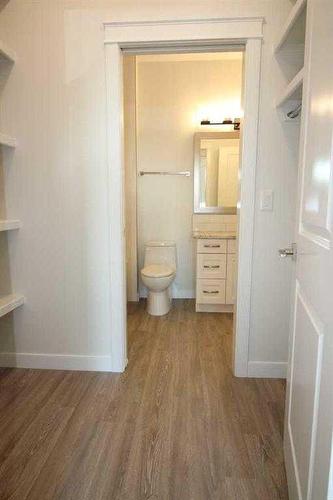 6207 Valleyview Drive, Camrose, AB - Indoor Photo Showing Bathroom