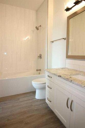 6207 Valleyview Drive, Camrose, AB - Indoor Photo Showing Bathroom
