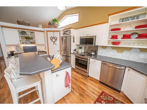 109 Doran Crescent, Red Deer, AB - Indoor Photo Showing Kitchen With Stainless Steel Kitchen