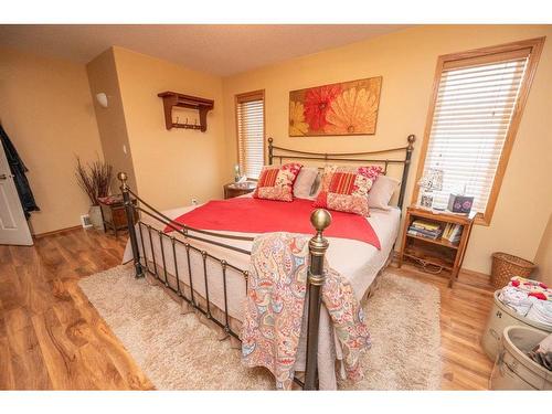 109 Doran Crescent, Red Deer, AB - Indoor Photo Showing Bedroom