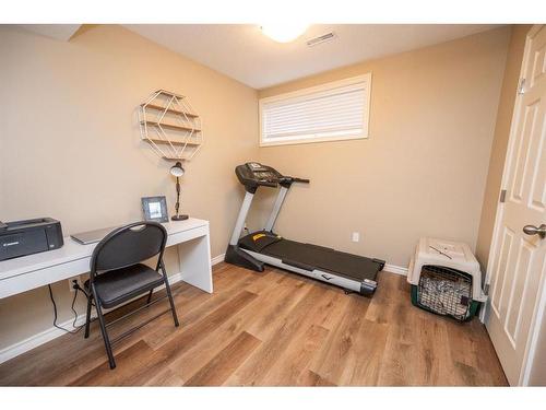 93 Piper Close, Blackfalds, AB - Indoor Photo Showing Gym Room