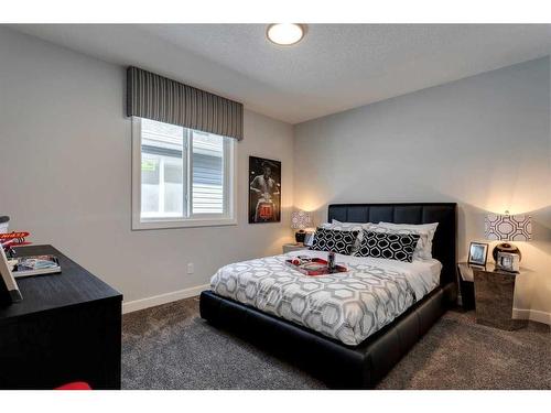 43 Creekside Grove Sw, Calgary, AB - Indoor Photo Showing Bedroom