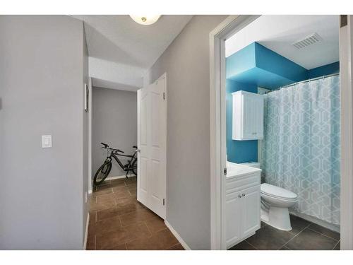 103-4904 54 Street, Red Deer, AB - Indoor Photo Showing Bathroom