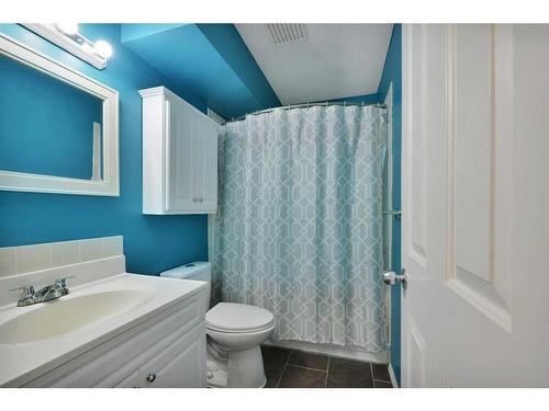 103-4904 54 Street, Red Deer, AB - Indoor Photo Showing Bathroom