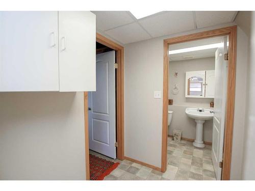 7 Fern Glade Crescent, Sylvan Lake, AB - Indoor Photo Showing Bathroom