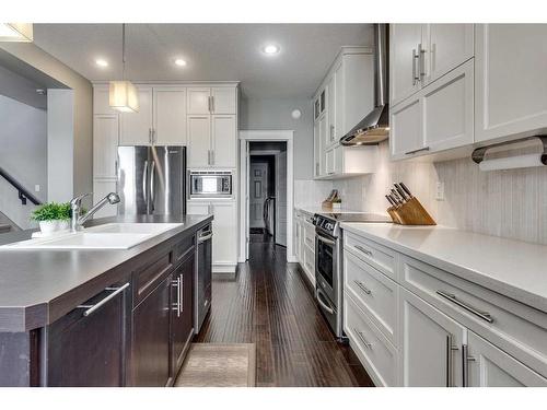 139 Stephenson Crescent, Red Deer, AB - Indoor Photo Showing Kitchen With Stainless Steel Kitchen With Upgraded Kitchen