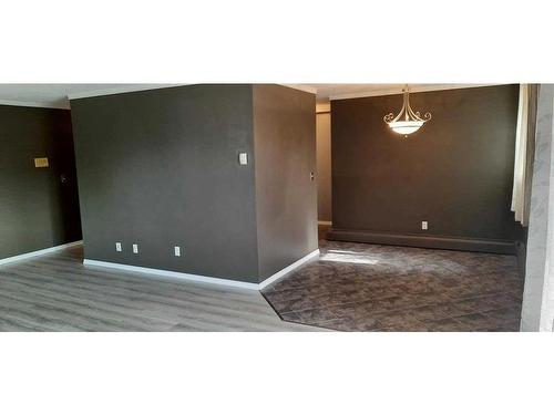 102-7031 Gray Drive, Red Deer, AB - Indoor Photo Showing Other Room
