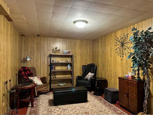 5711 50A Avenue, Stettler, AB - Indoor Photo Showing Other Room