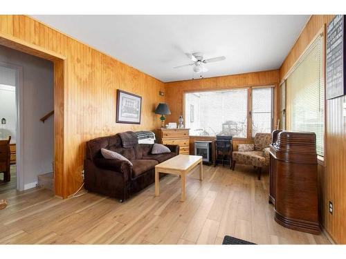 225-36078 Range Road 245A, Rural Red Deer County, AB - Indoor Photo Showing Living Room
