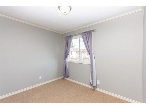 A1-35 Nash Street, Red Deer, AB - Indoor Photo Showing Other Room