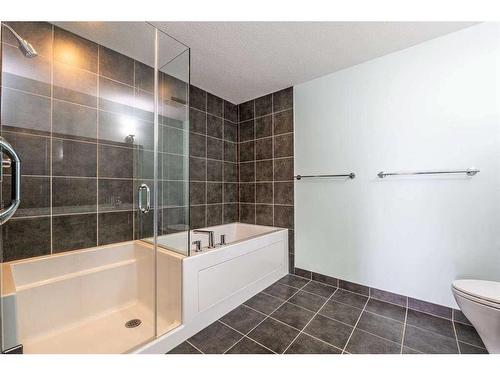 104-4303 1 Street Ne, Calgary, AB - Indoor Photo Showing Bathroom