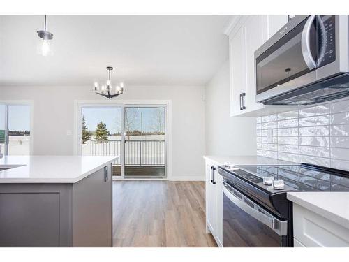 2 Vista Close, Blackfalds, AB - Indoor Photo Showing Kitchen With Upgraded Kitchen