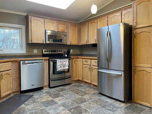 5124 51 Street, Consort, AB - Indoor Photo Showing Kitchen