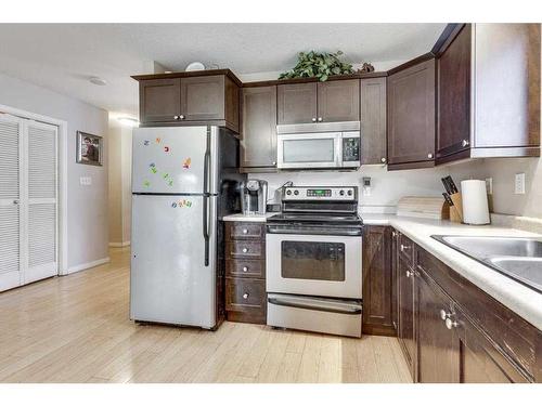 35 Odell Green, Red Deer, AB - Indoor Photo Showing Kitchen