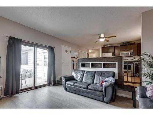 35 Odell Green, Red Deer, AB - Indoor Photo Showing Living Room
