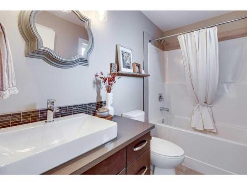 46 Lowden Close, Red Deer, AB - Indoor Photo Showing Bathroom