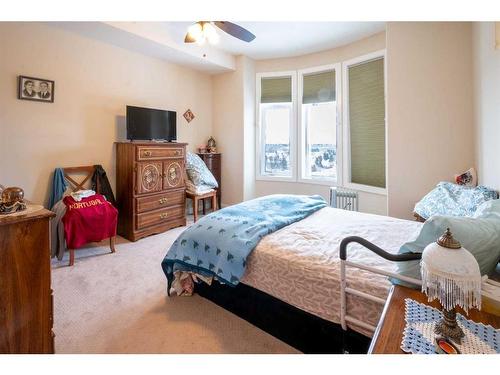 306-5213 61 Street, Red Deer, AB - Indoor Photo Showing Bedroom