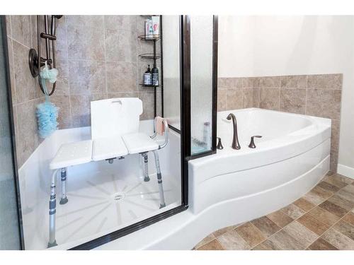 306-5213 61 Street, Red Deer, AB - Indoor Photo Showing Bathroom