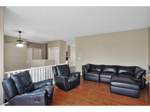 4638 58 Avenue, Rimbey, AB - Indoor Photo Showing Living Room