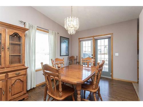 89 Hathaway Lane, Lacombe, AB - Indoor Photo Showing Dining Room