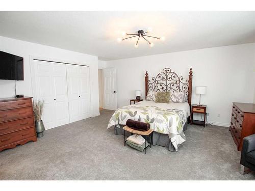 5217 39 Street, Ponoka, AB - Indoor Photo Showing Bedroom
